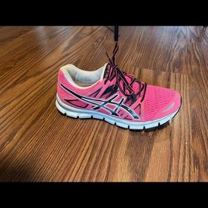 Hot pink Asics running shoes, Size 9